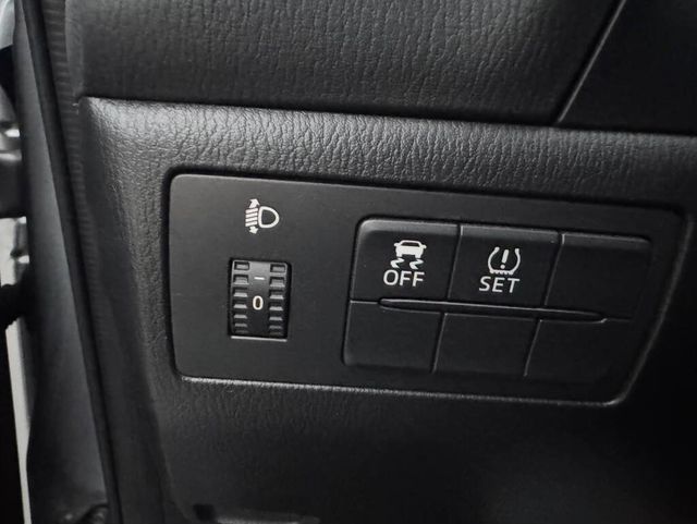 MAZDA馬自達 MAZDA 3  第17張相片