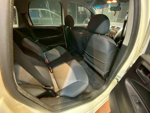 MITSUBISHI三菱 COLT PLUS  第10張相片