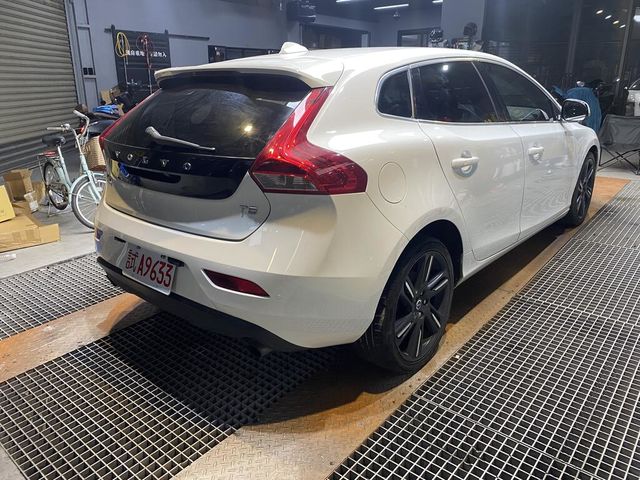 VOLVO富豪 V40  第2張相片