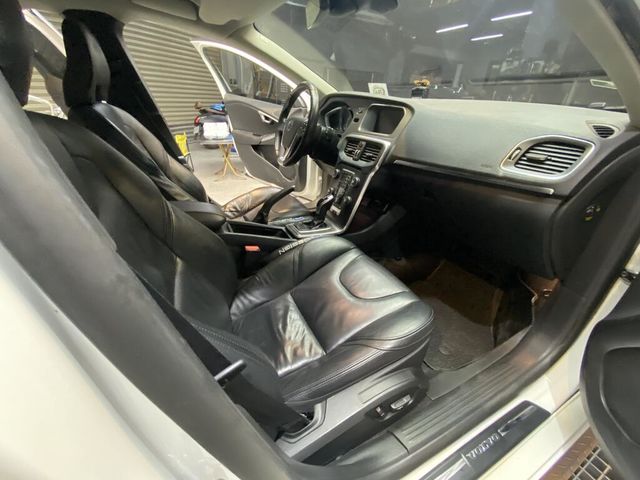 VOLVO富豪 V40  第11張相片
