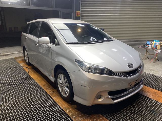 TOYOTA豐田 WISH  第3張相片