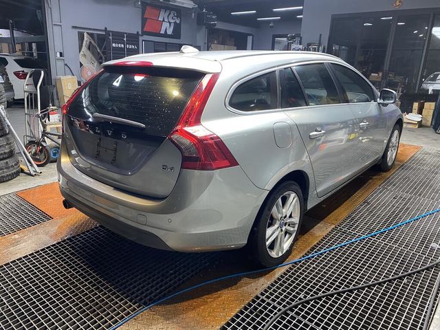 VOLVO富豪 V60  第4張相片