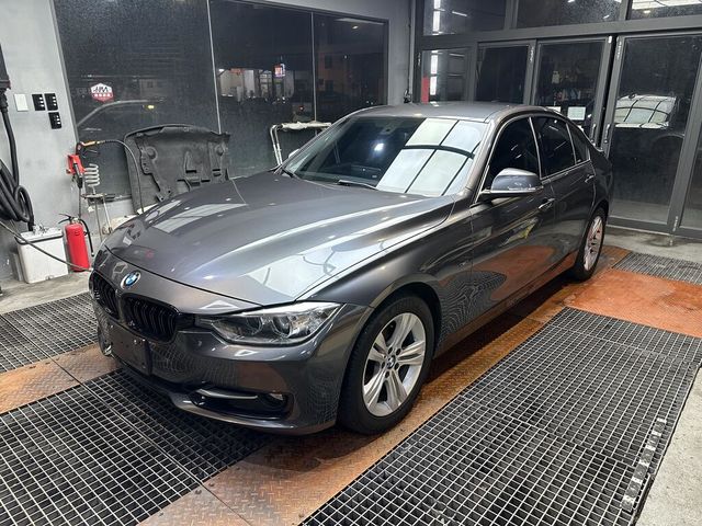 BMW寶馬 320I SEDAN ZA  第1張相片