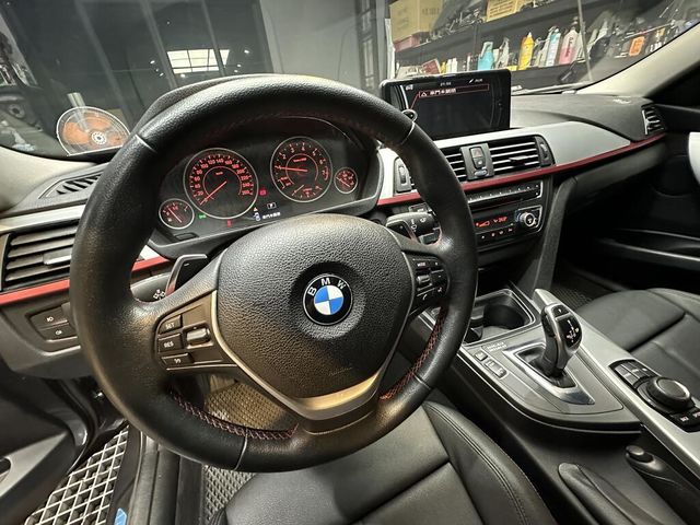 BMW寶馬 320I SEDAN ZA  第6張相片