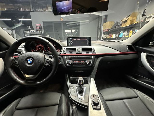 BMW寶馬 320I SEDAN ZA  第7張相片