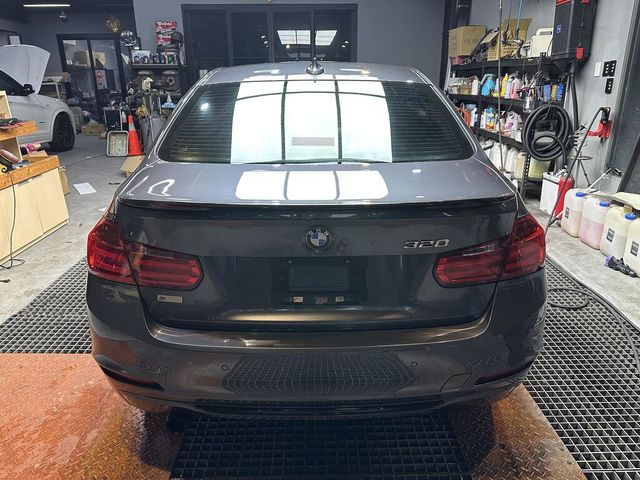 BMW寶馬 320I SEDAN ZA  第9張相片