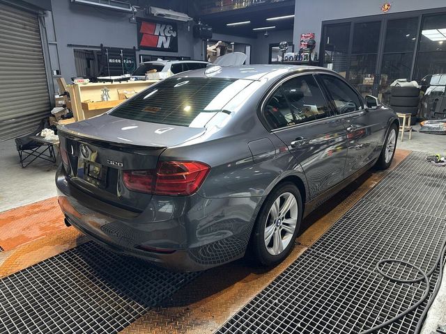 BMW寶馬 320I SEDAN ZA  第10張相片