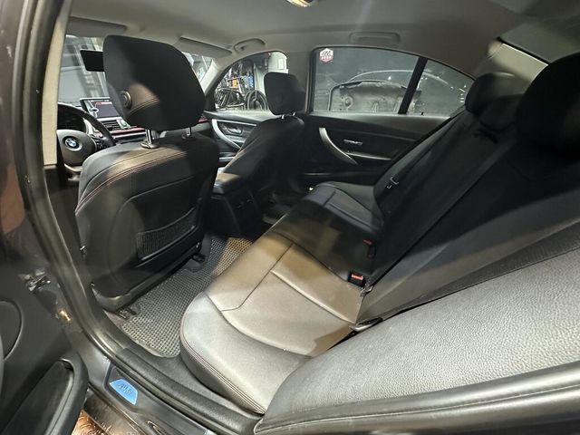 BMW寶馬 320I SEDAN ZA  第12張相片