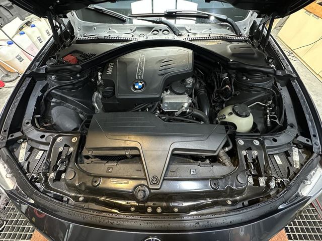 BMW寶馬 320I SEDAN ZA  第15張相片