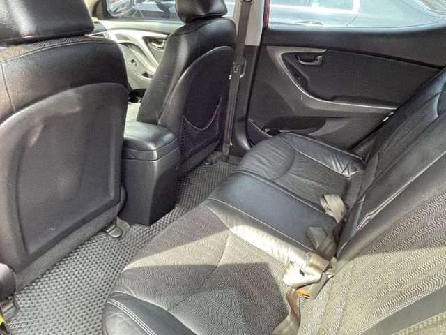 ELANTRA  第14張相片