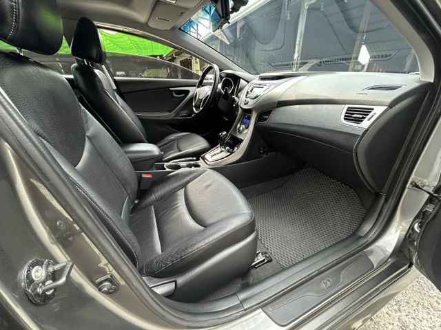 ELANTRA  第6張相片