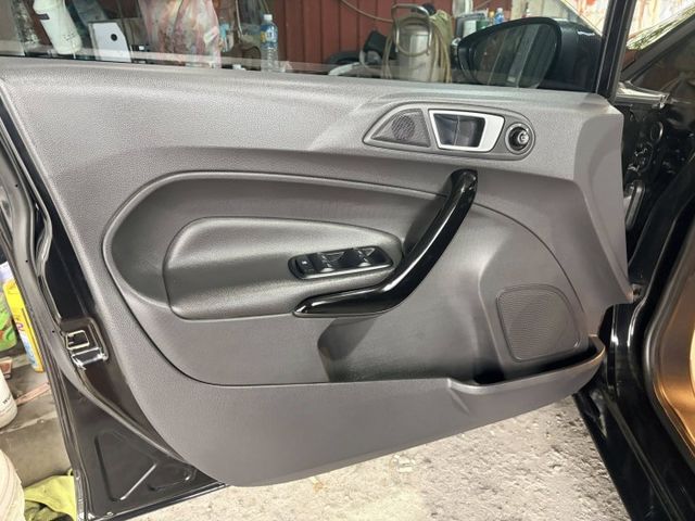 FIESTA  第13張相片