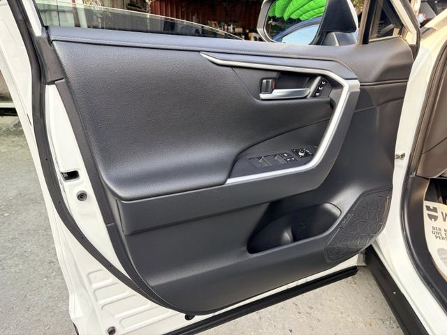 RAV4  第16張相片