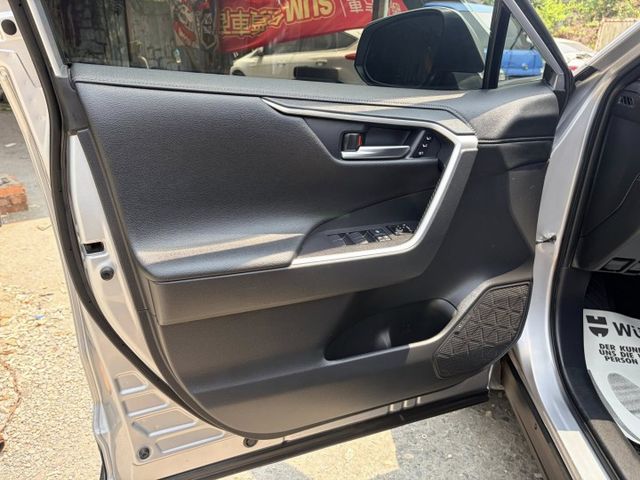 RAV4  第2張相片