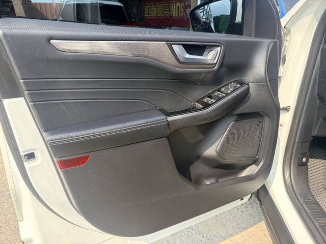 KUGA  第8張相片