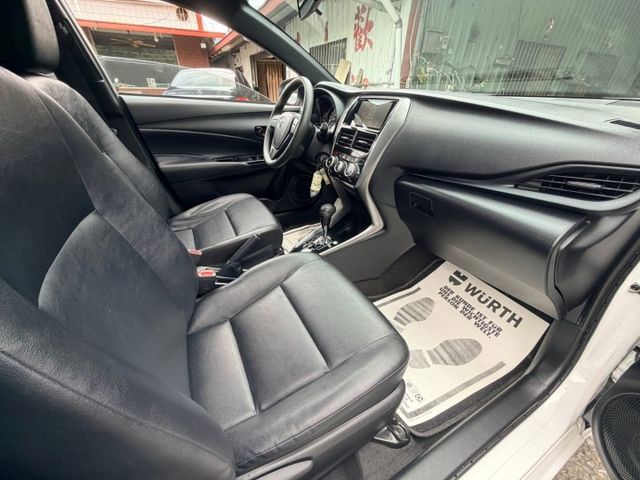 YARIS  第14張相片