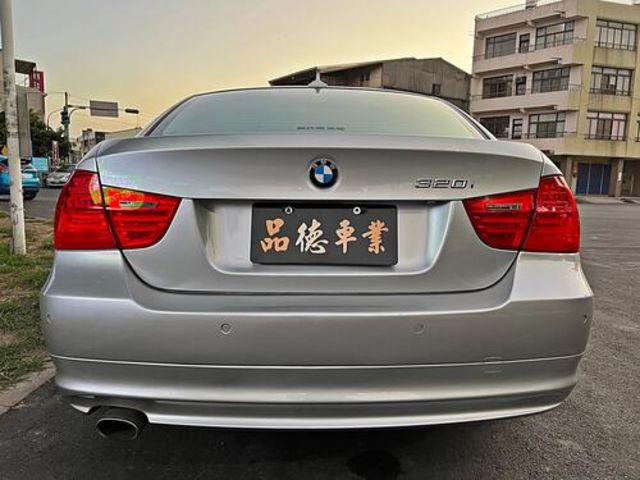 BMW寶馬 320I SEDAN ZA  第5張相片