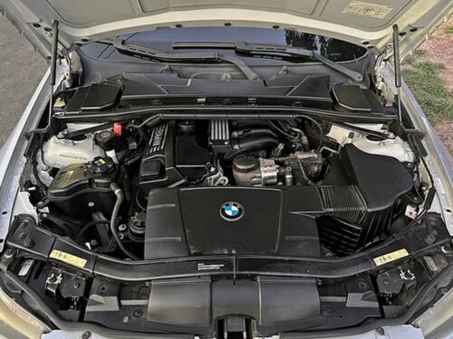 BMW寶馬 320I SEDAN ZA  第15張相片