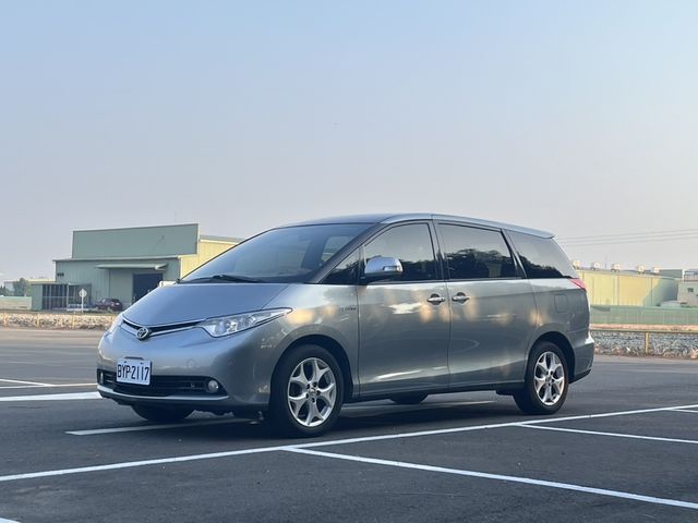 TOYOTA豐田 PREVIA  第1張相片