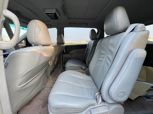TOYOTA豐田 PREVIA  第9張相片