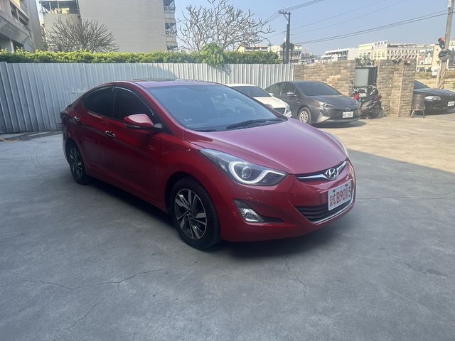 HYUNDAI現代 ELANTRA  第2張相片