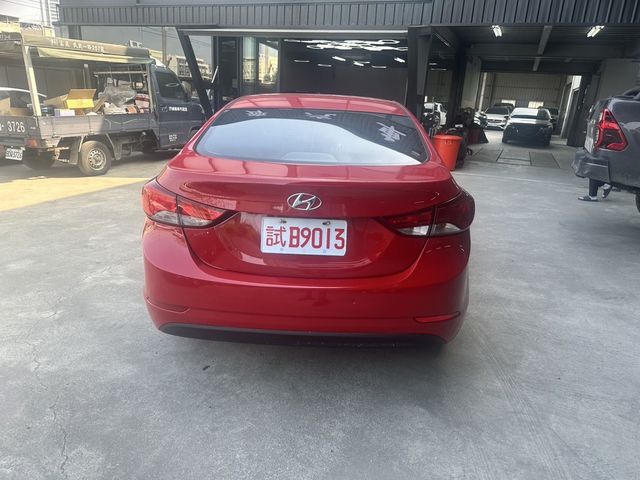 HYUNDAI現代 ELANTRA  第6張相片