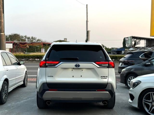 TOYOTA豐田 RAV4  第4張相片