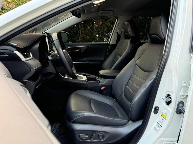 TOYOTA豐田 RAV4  第8張相片