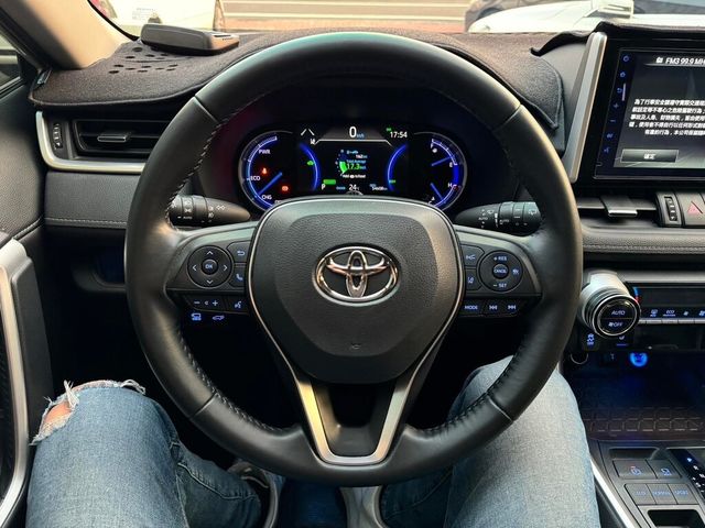 TOYOTA豐田 RAV4  第9張相片
