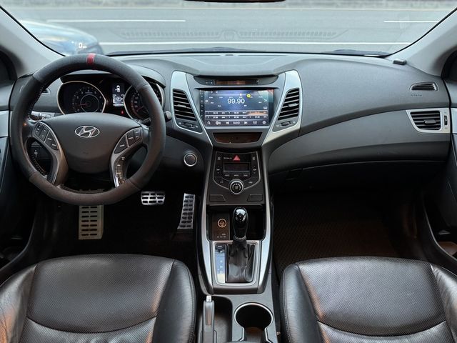 HYUNDAI現代 ELANTRA  第6張相片