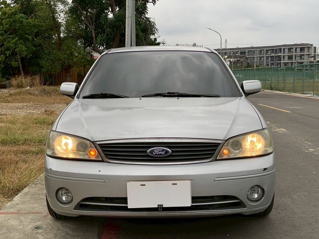 FORD福特 TIERRA  第3張相片