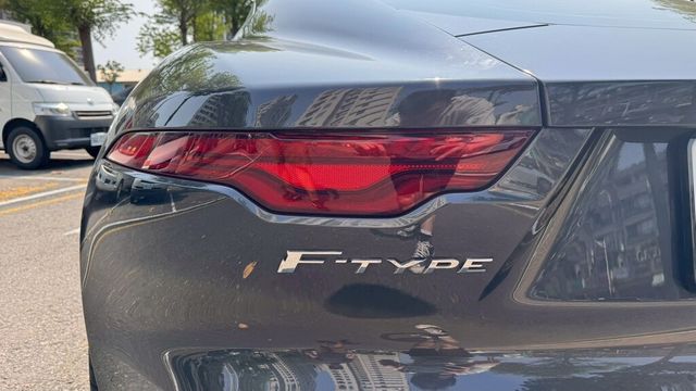JAGUAR捷豹 F-TYPE  第11張相片