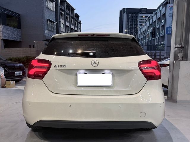 M-BENZ賓士 A180  第4張相片