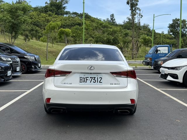 LEXUS凌志 IS 300  第6張相片