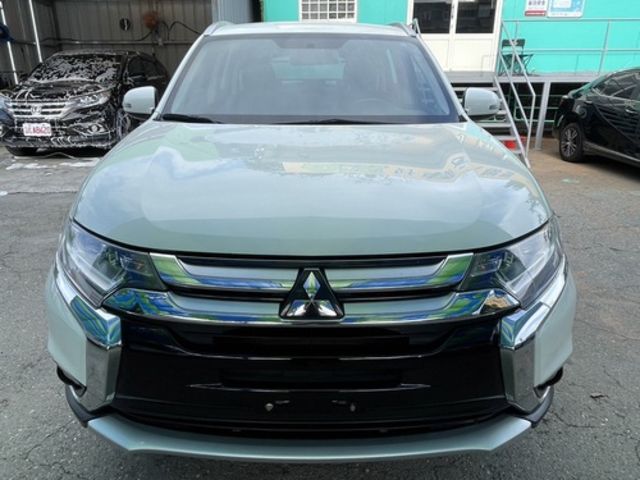 MITSUBISHI三菱 OUTLANDER  第3張相片