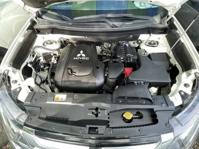 MITSUBISHI三菱 OUTLANDER  第7張相片