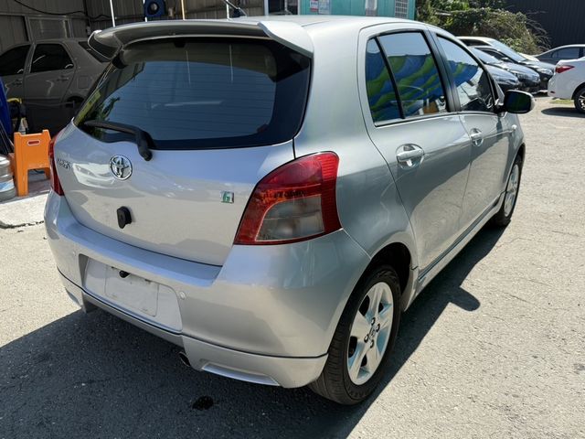 TOYOTA豐田 YARIS  第2張相片