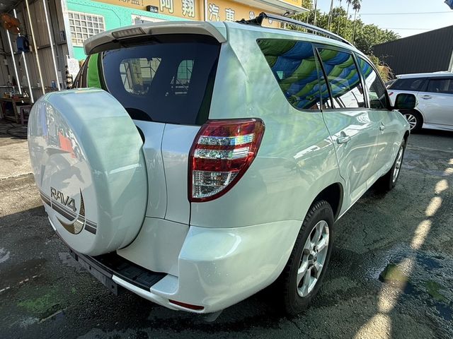 TOYOTA豐田 RAV4  第2張相片