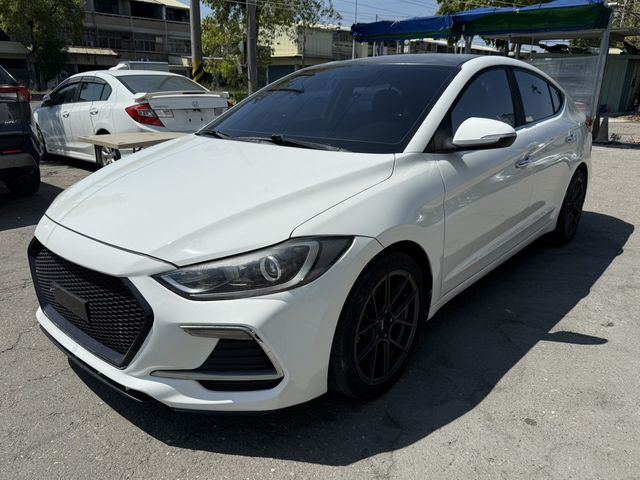 HYUNDAI現代 ELANTRA  第1張相片