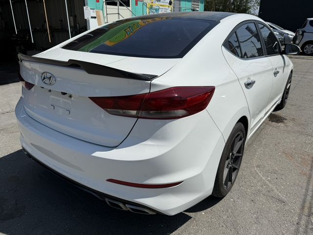 HYUNDAI現代 ELANTRA  第2張相片