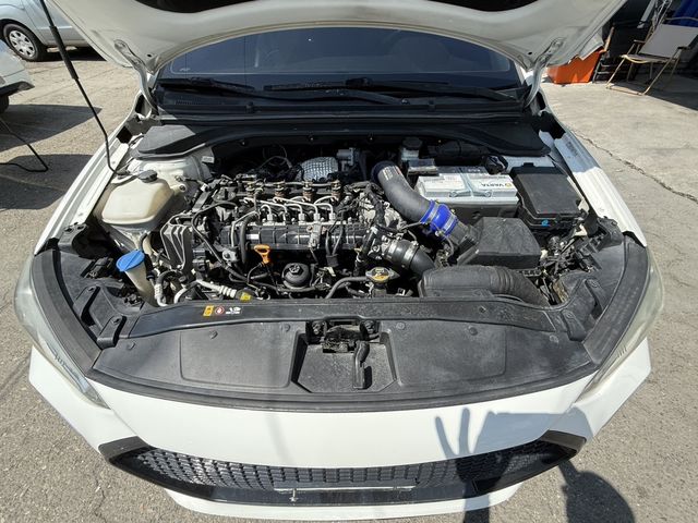 HYUNDAI現代 ELANTRA  第6張相片