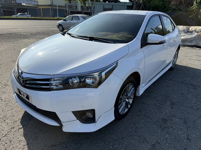 TOYOTA豐田 ALTIS  第1張相片