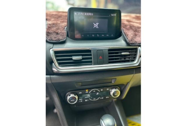 2018 MAZDA3 尊榮安全版  第6張相片