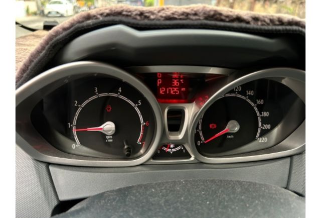 2013 Ford Fiesta 運動版  第4張相片