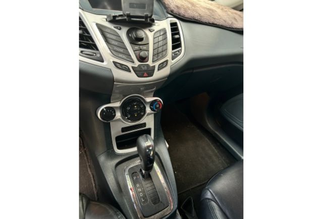 2013 Ford Fiesta 運動版  第5張相片