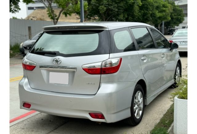 2010 TOYOTA WISH  第3張相片