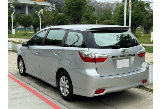 2010 TOYOTA WISH  第4張相片
