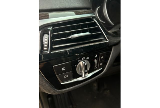 2018年式  BMW 520i Luxury line  第7張相片