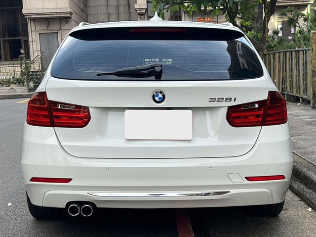 BMW寶馬 328I  第5張相片