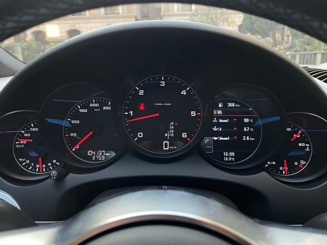 PORSCHE保時捷 CAYENNE  第6張相片
